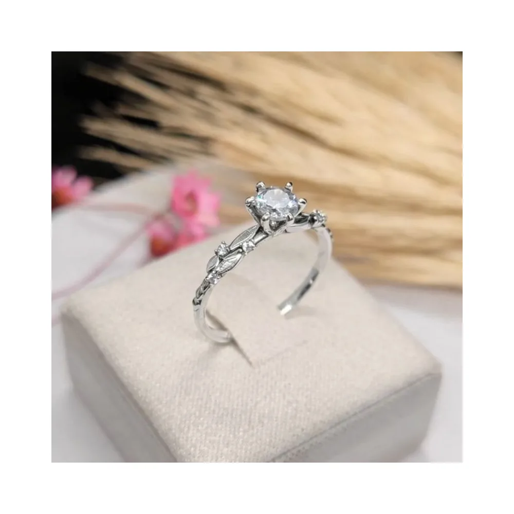 Anel de prata modelo Laurel com Zircônia