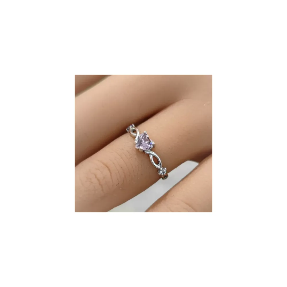 Anel Solitário em Prata com Zircônias Mod. Love