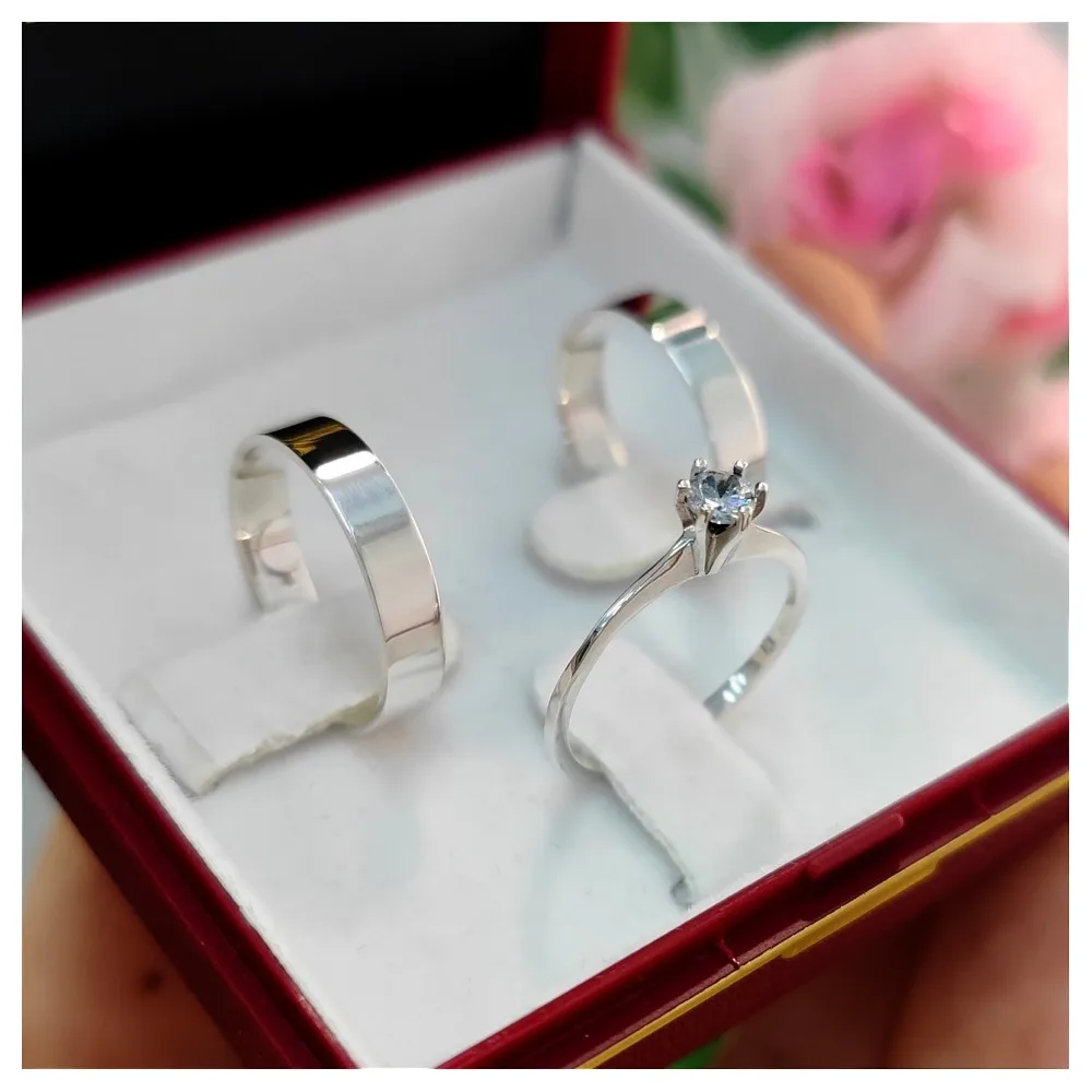 Conjunto em prata, par de alianças 4mm retas + anel solitário Princesa