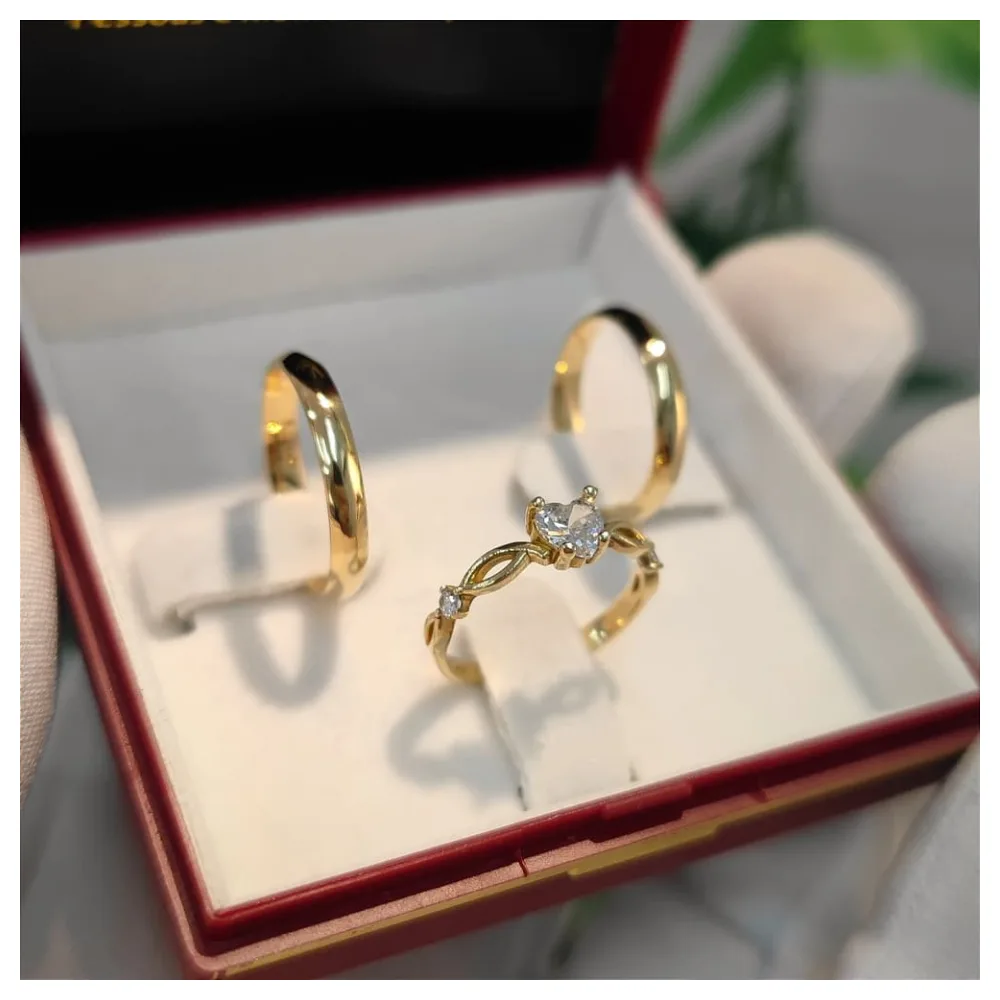 Par alianças 4mm abauladas com Anel Love (Escolha a cor da pedra)