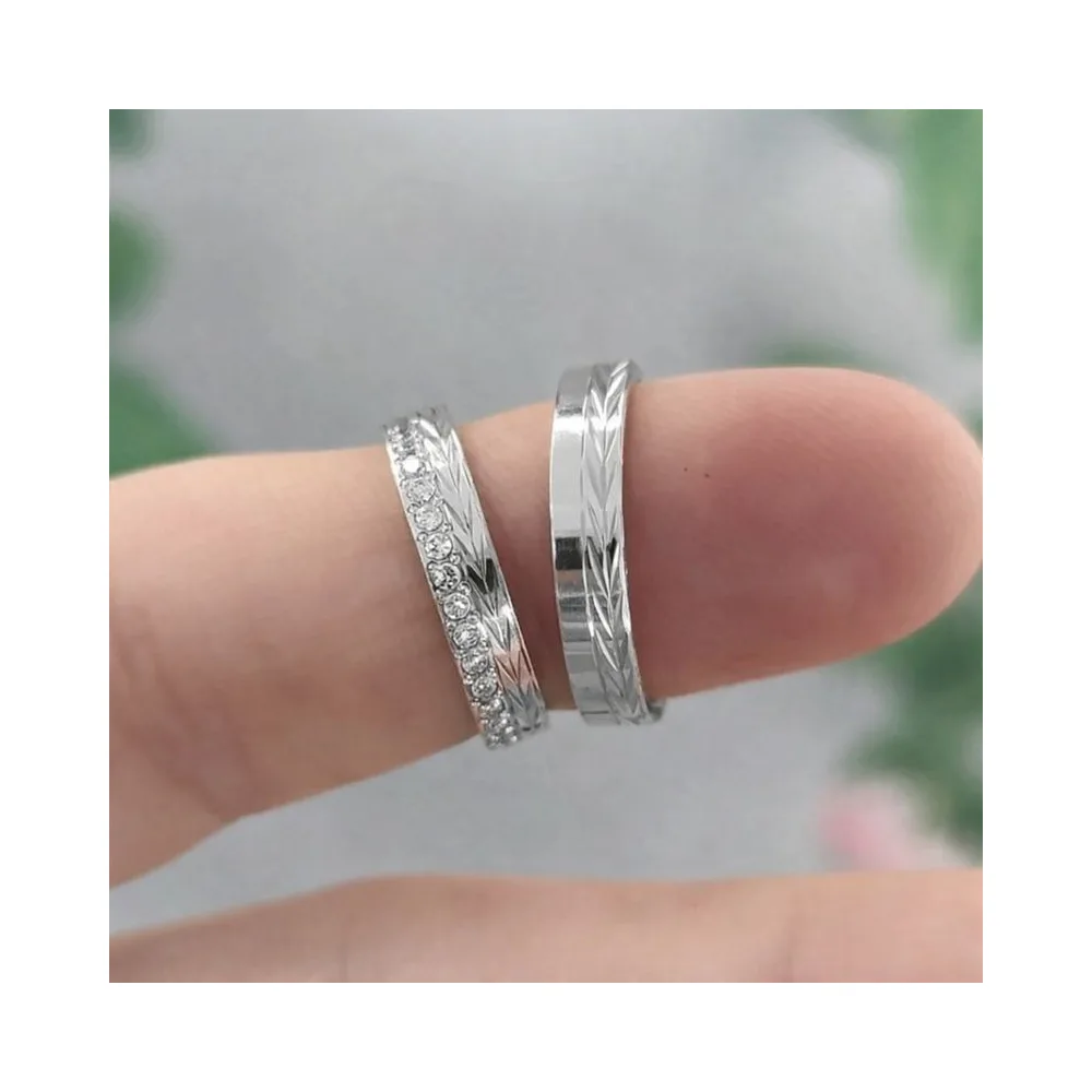 Par Alianças de Prata 925 com 4mm Mod. Mimo com 12 Pedras