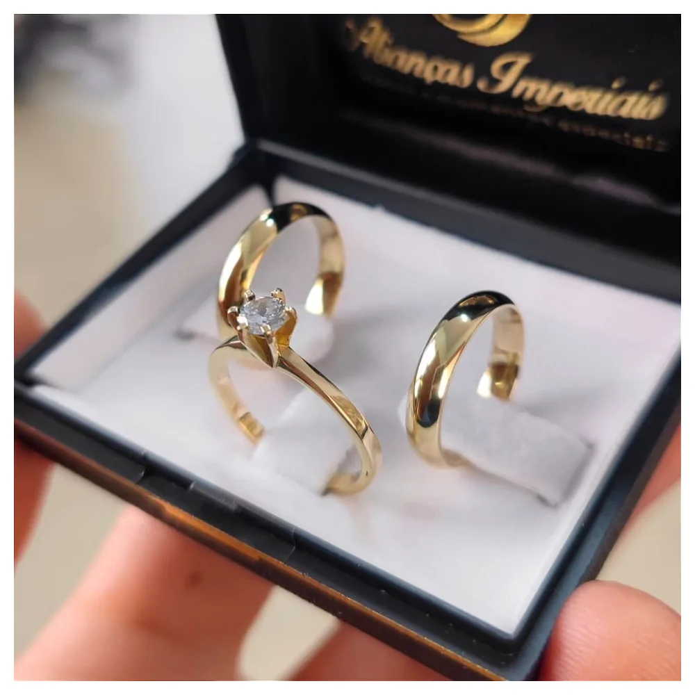 Par de alianças 4mm Abauladas + Anel Princesa