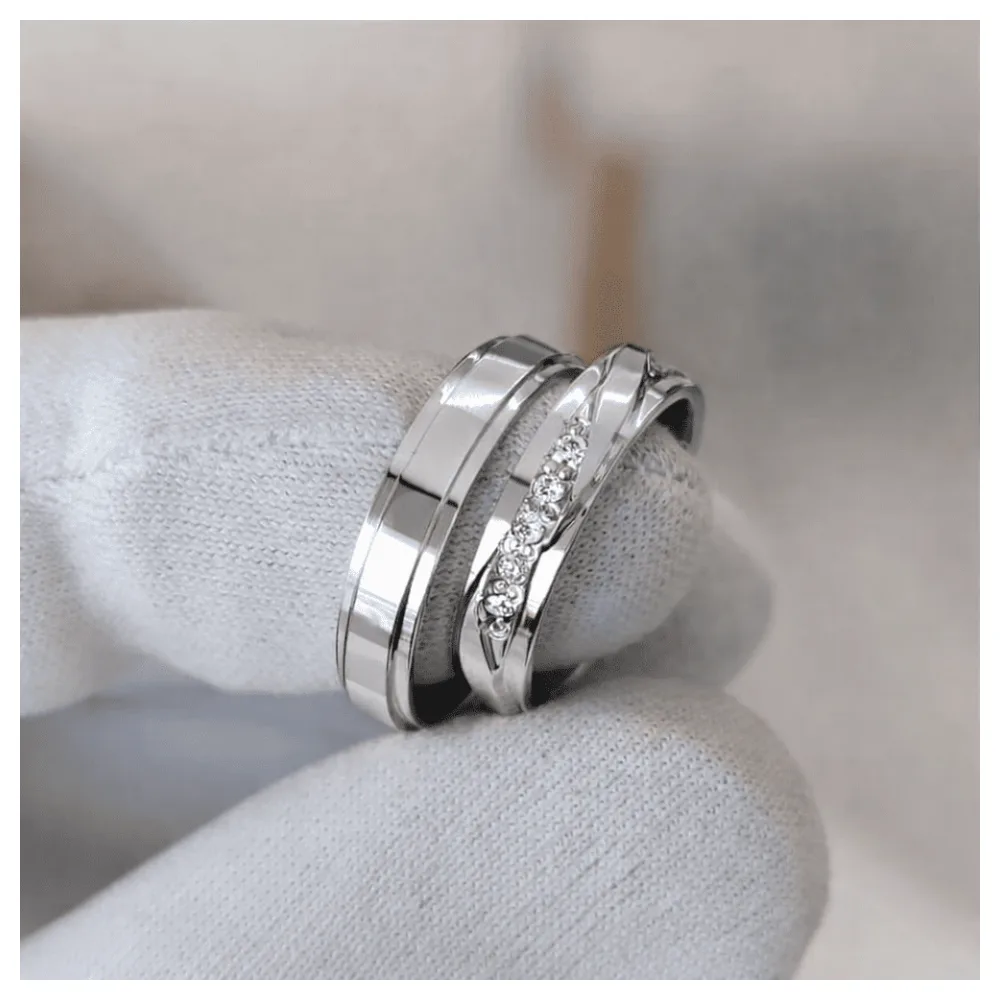 Par de alianças 4mm com 15 zircônias modelo Elo em Prata 925