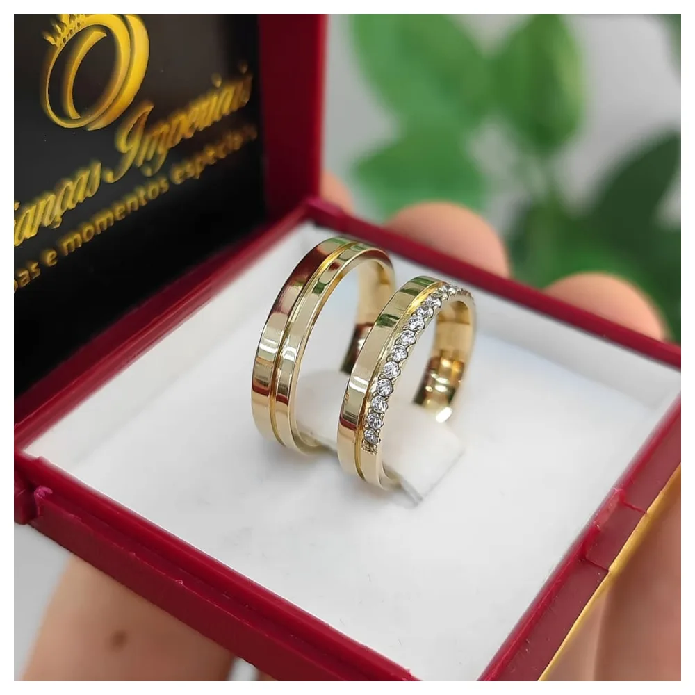 Par de alianças 4mm com 16 zircônias modelo Castle