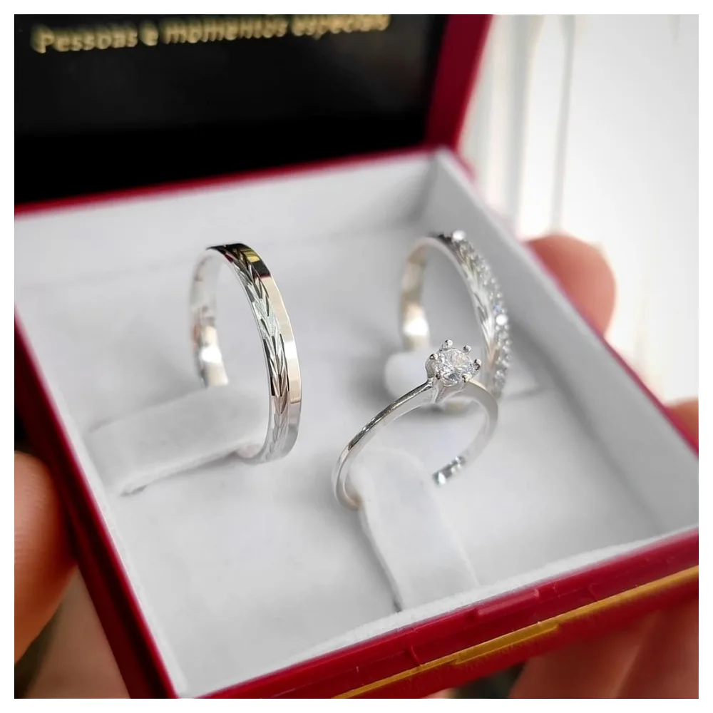 Par de alianças em Prata 3mm mod. Mimo + Anel Princesa