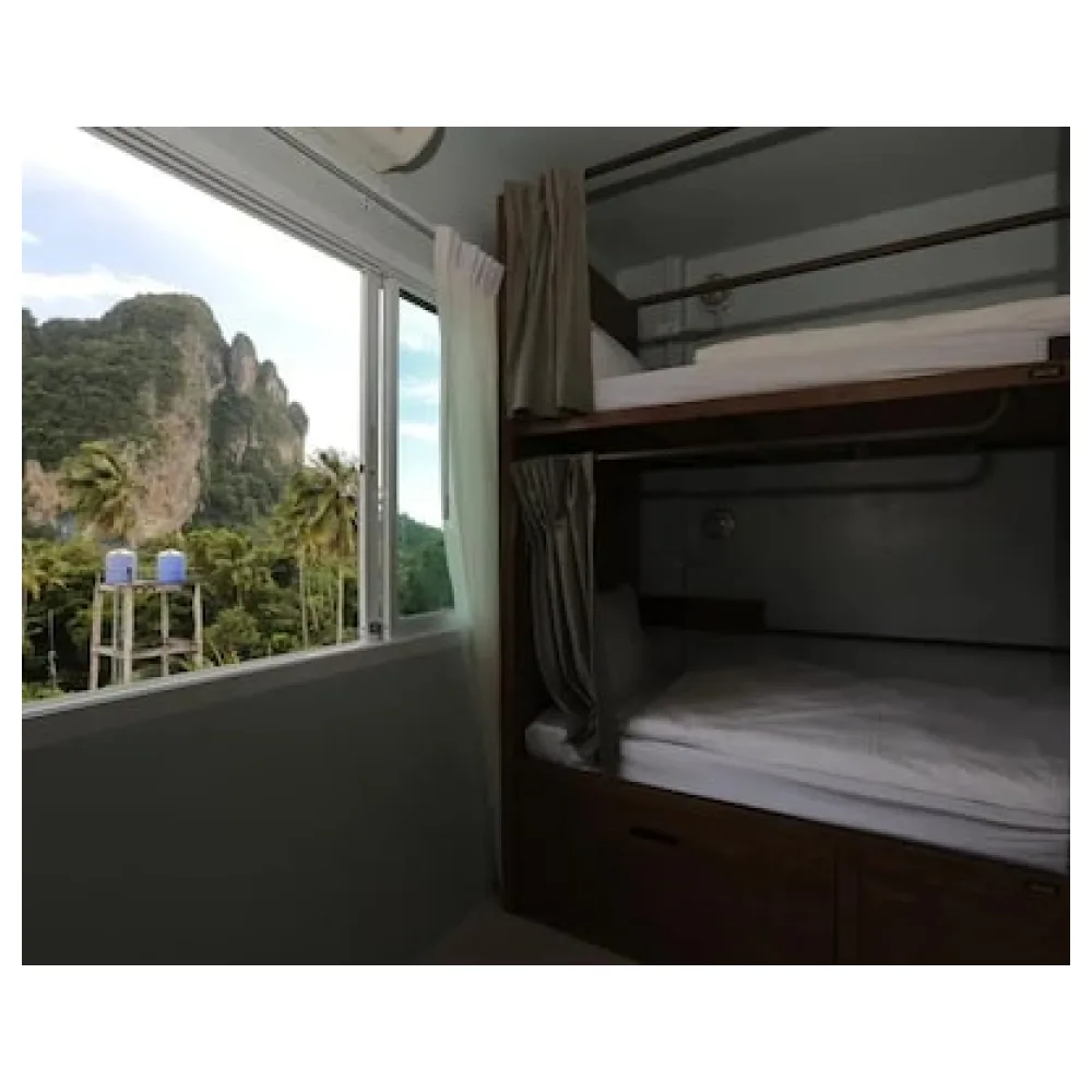 Pop-In Hostel