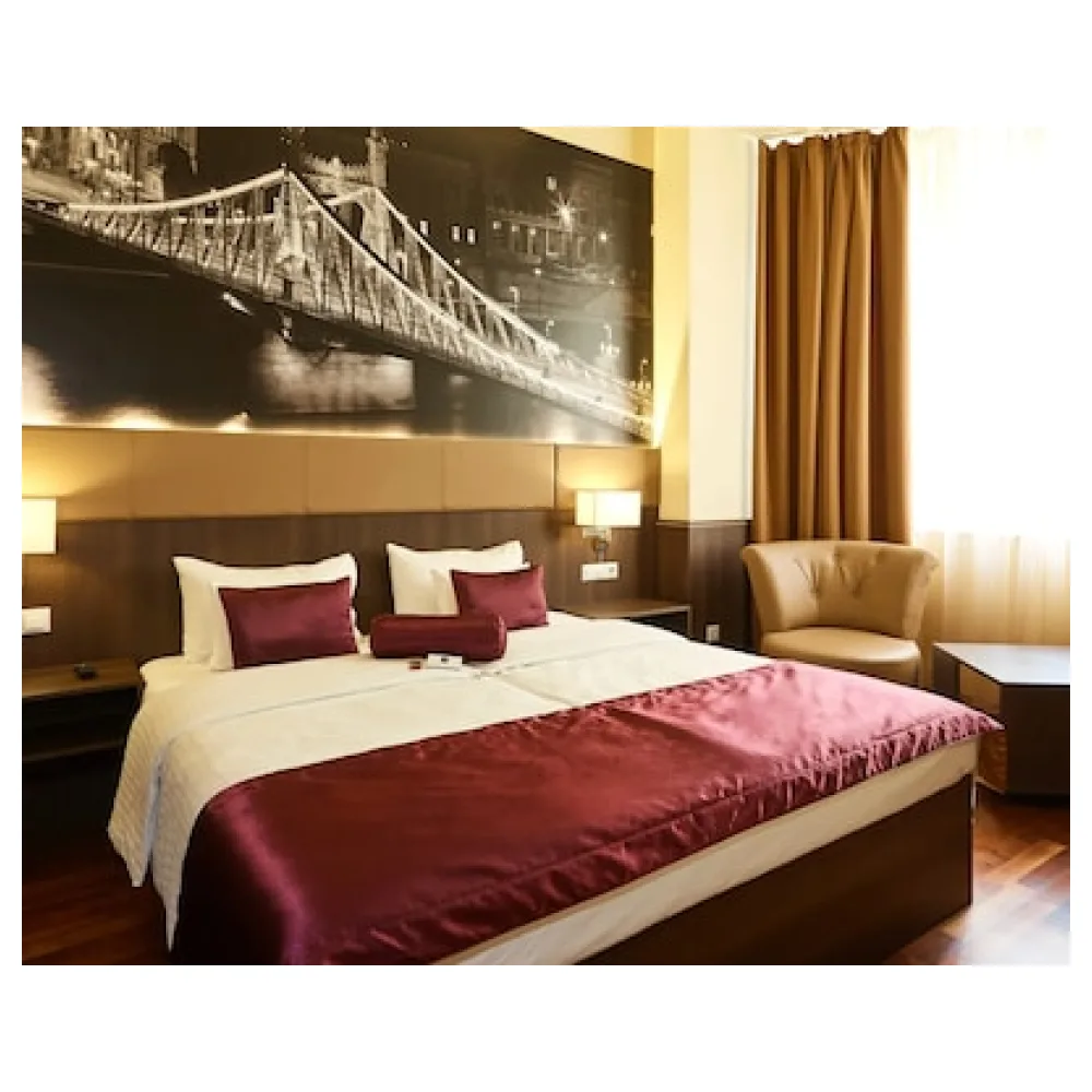 12 Revay Hotel