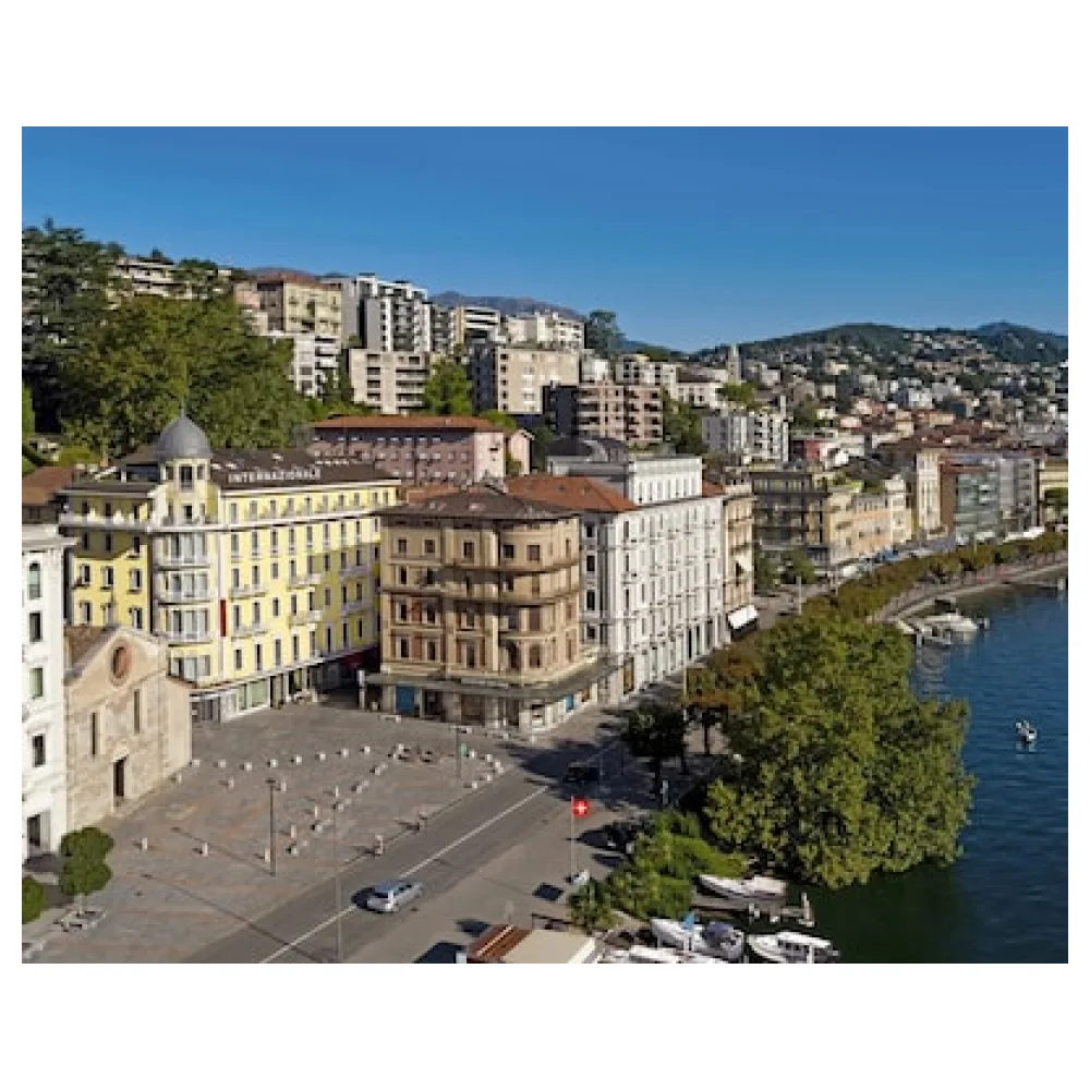 International au Lac Historic Lakeside Hotel