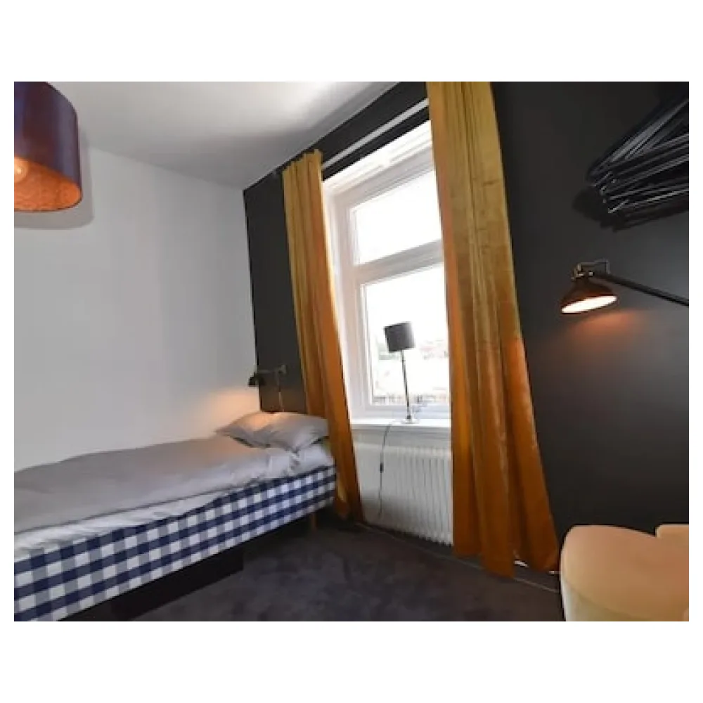 Eight Rooms