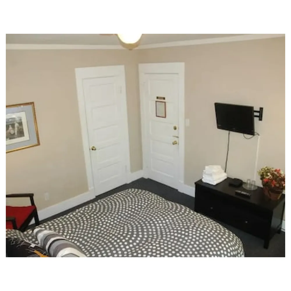 Douglas Guest House