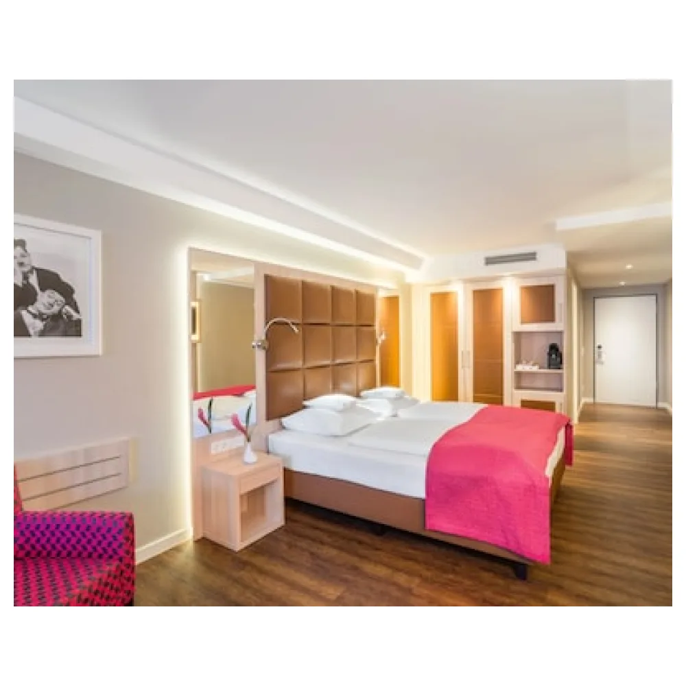 Hollywood Media Hotel