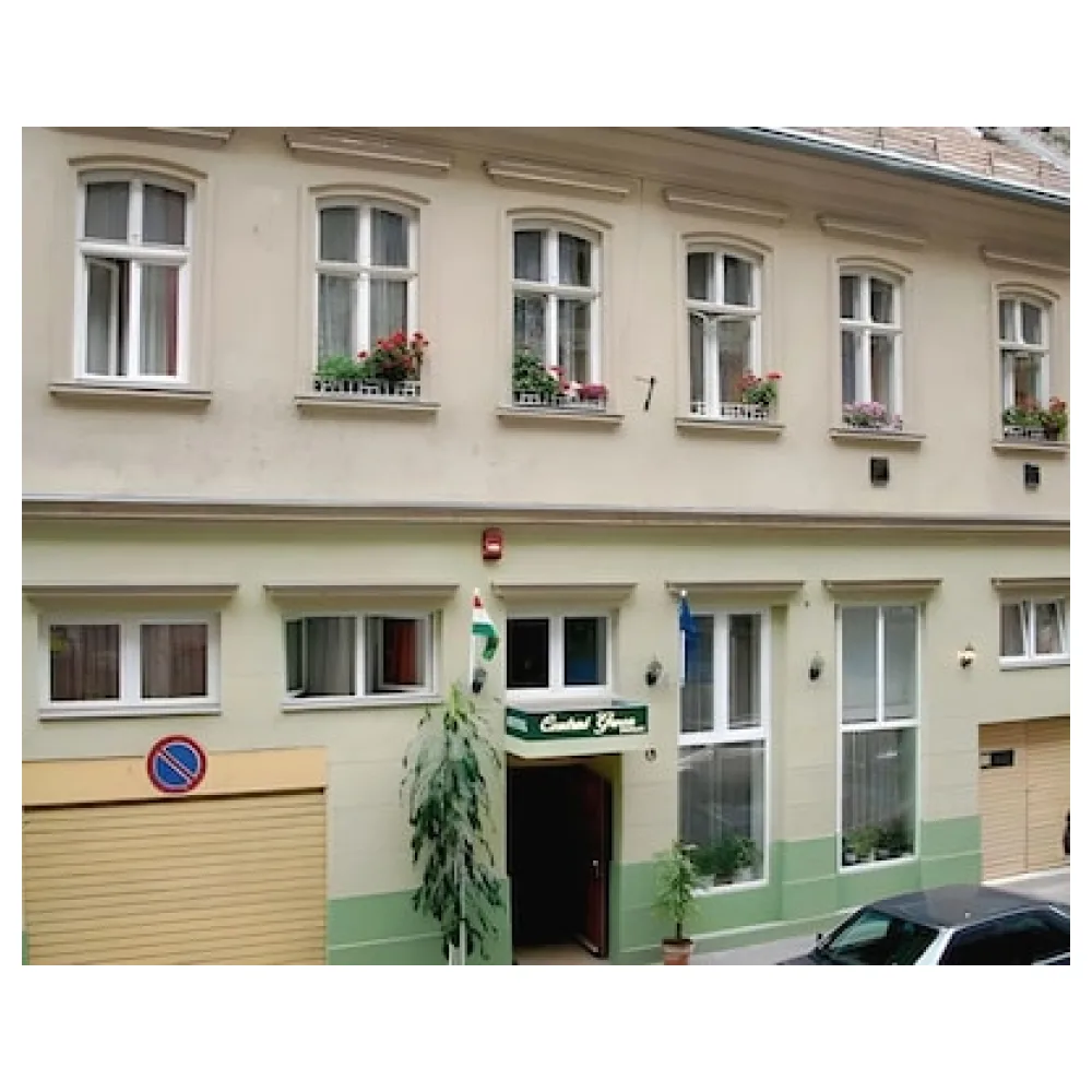 Easy Star Hotel
