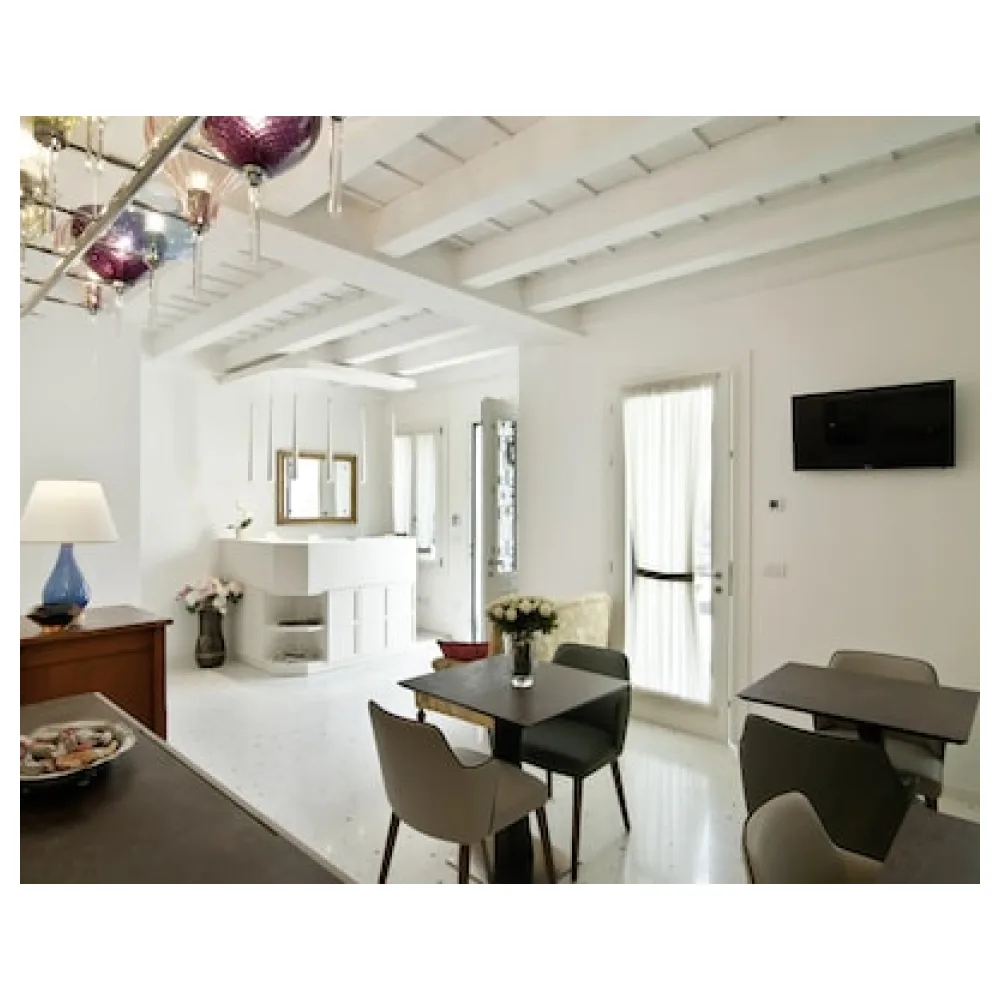 Chiara Lodge