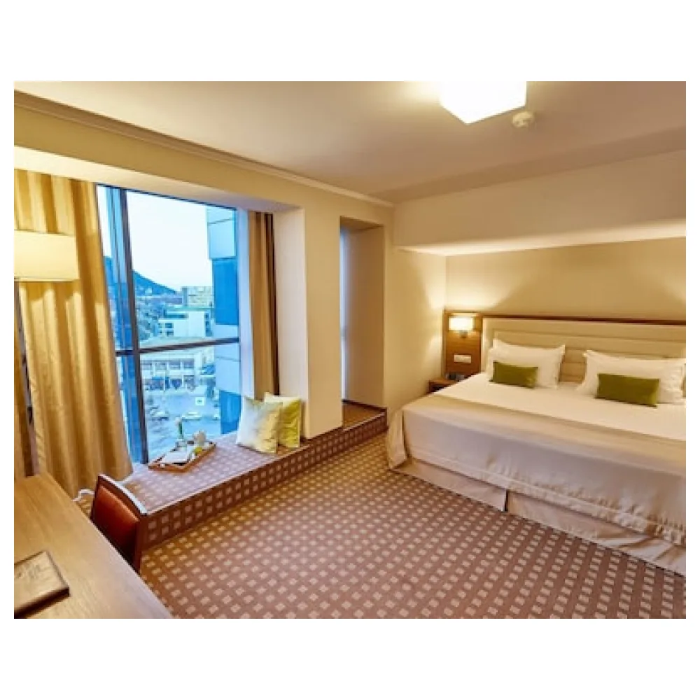 Central Plaza Hotel
