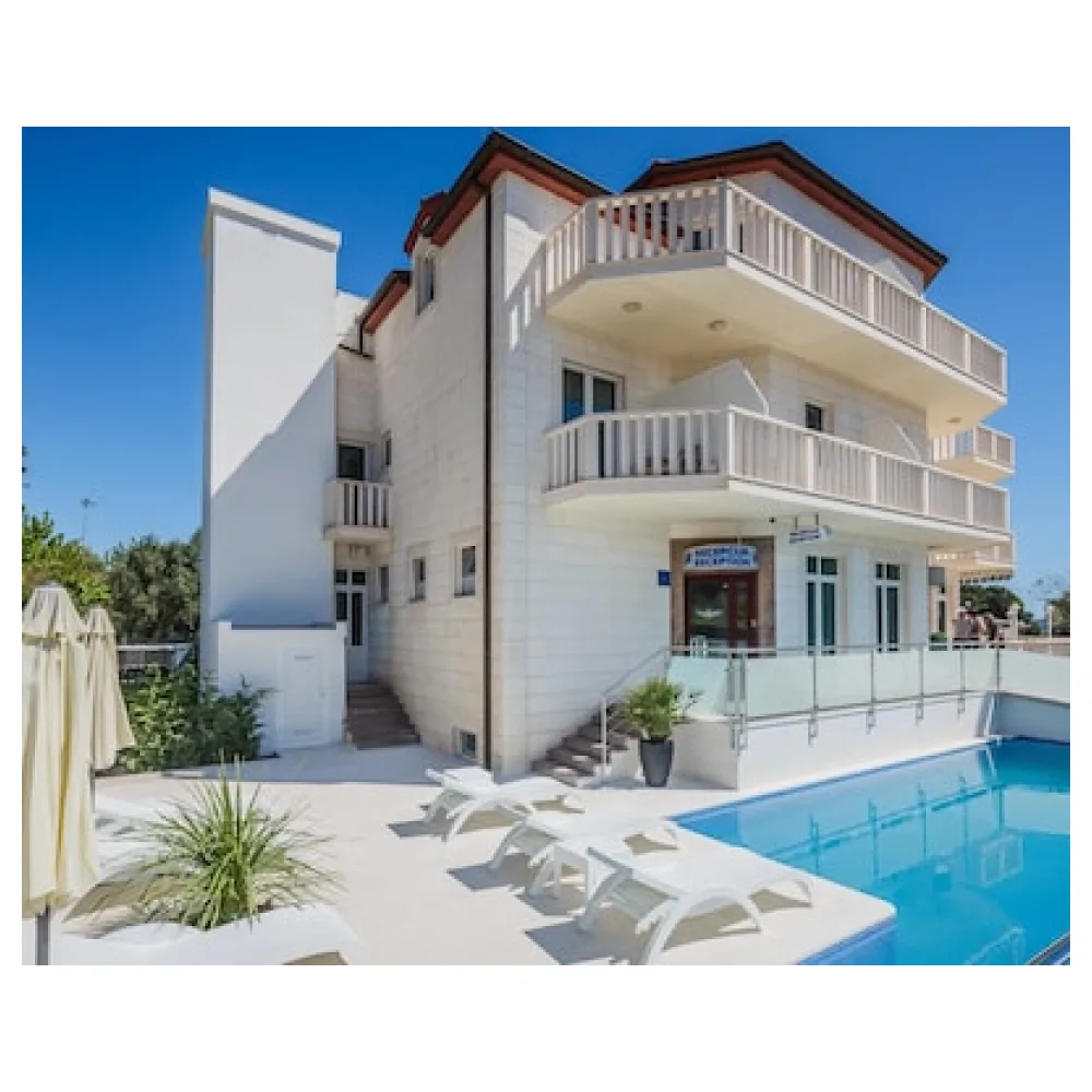 Hotel Riva Kaštela with swimming pool