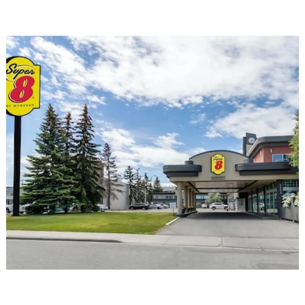 Super 8 by Wyndham Macleod Trail Calgary