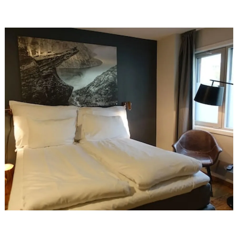 Trolltunga Hotel