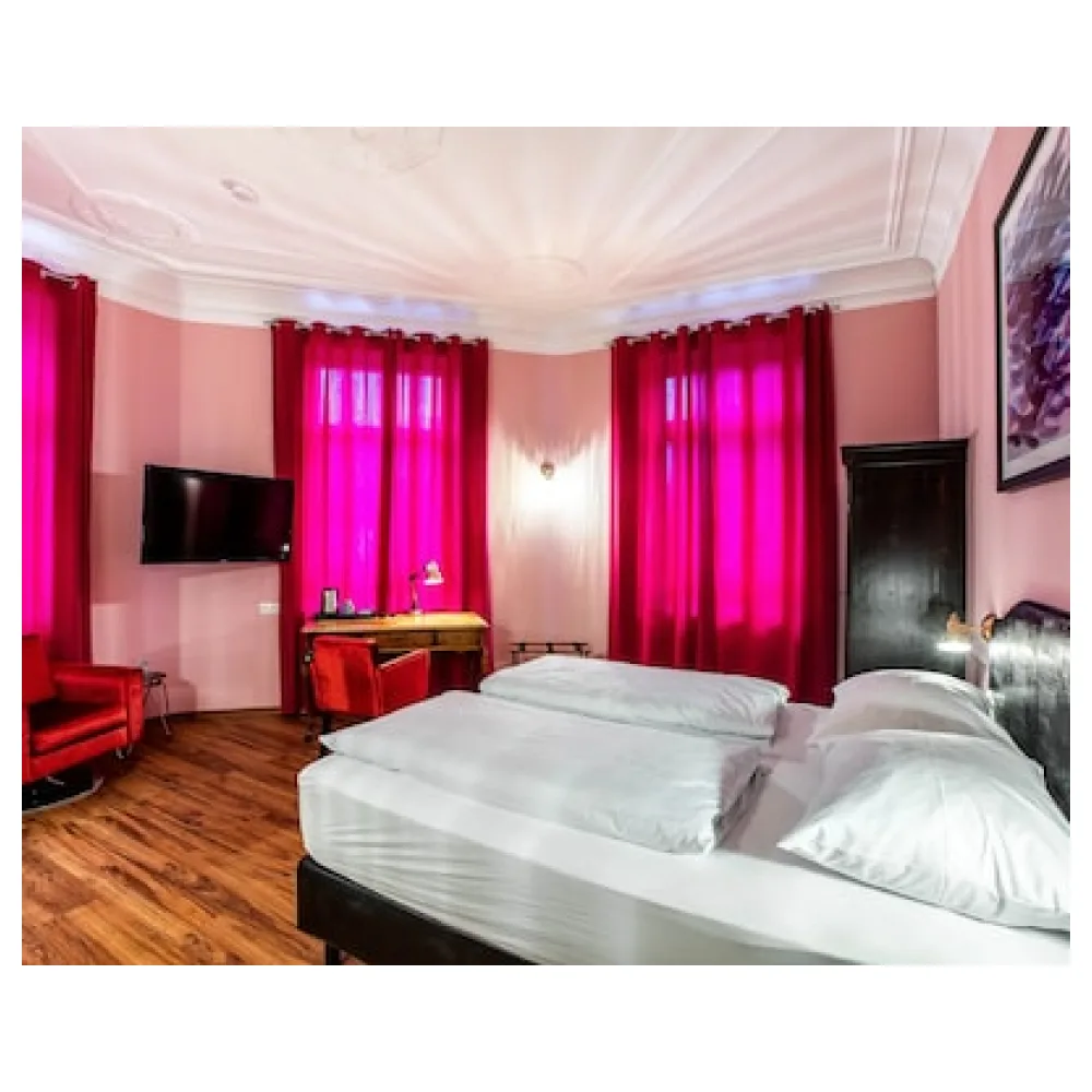 Hotel Mystique