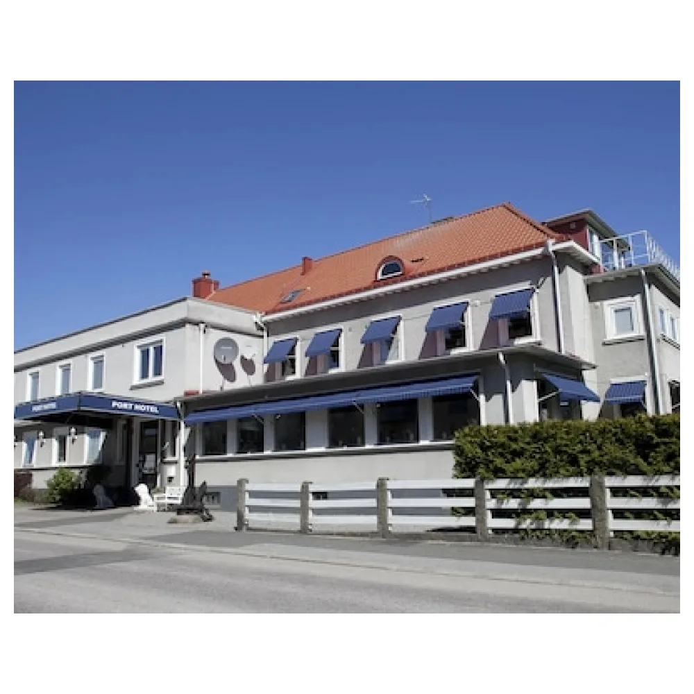 Port Hotel