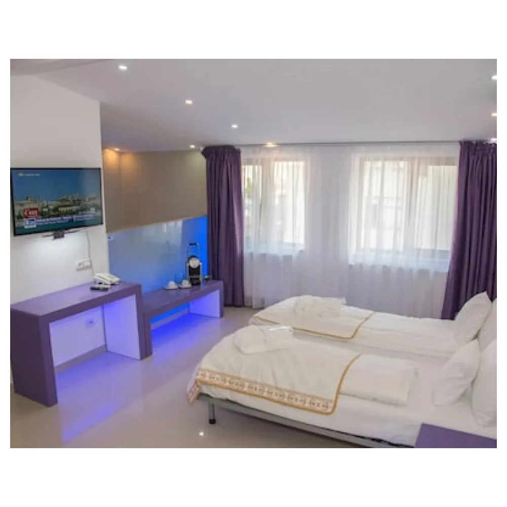 Hotel Christina Plus