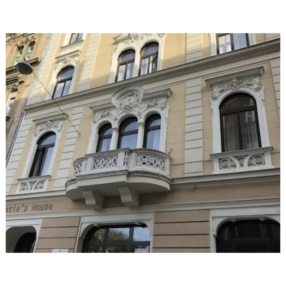 Gracia Apartment House