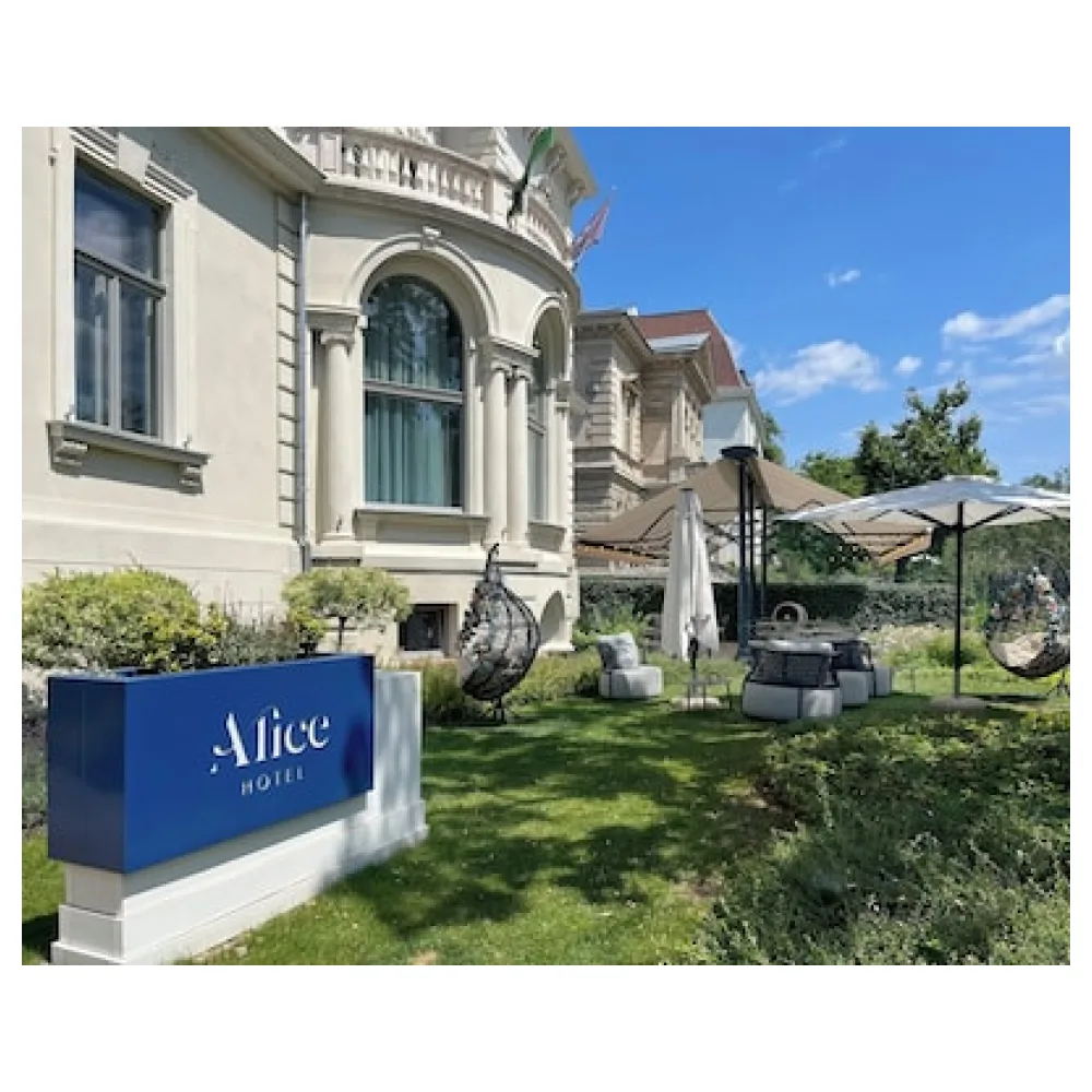 Alice Hotel
