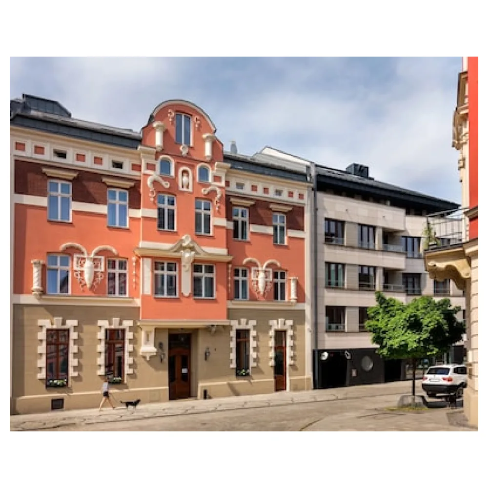 Hotel Golden Queen