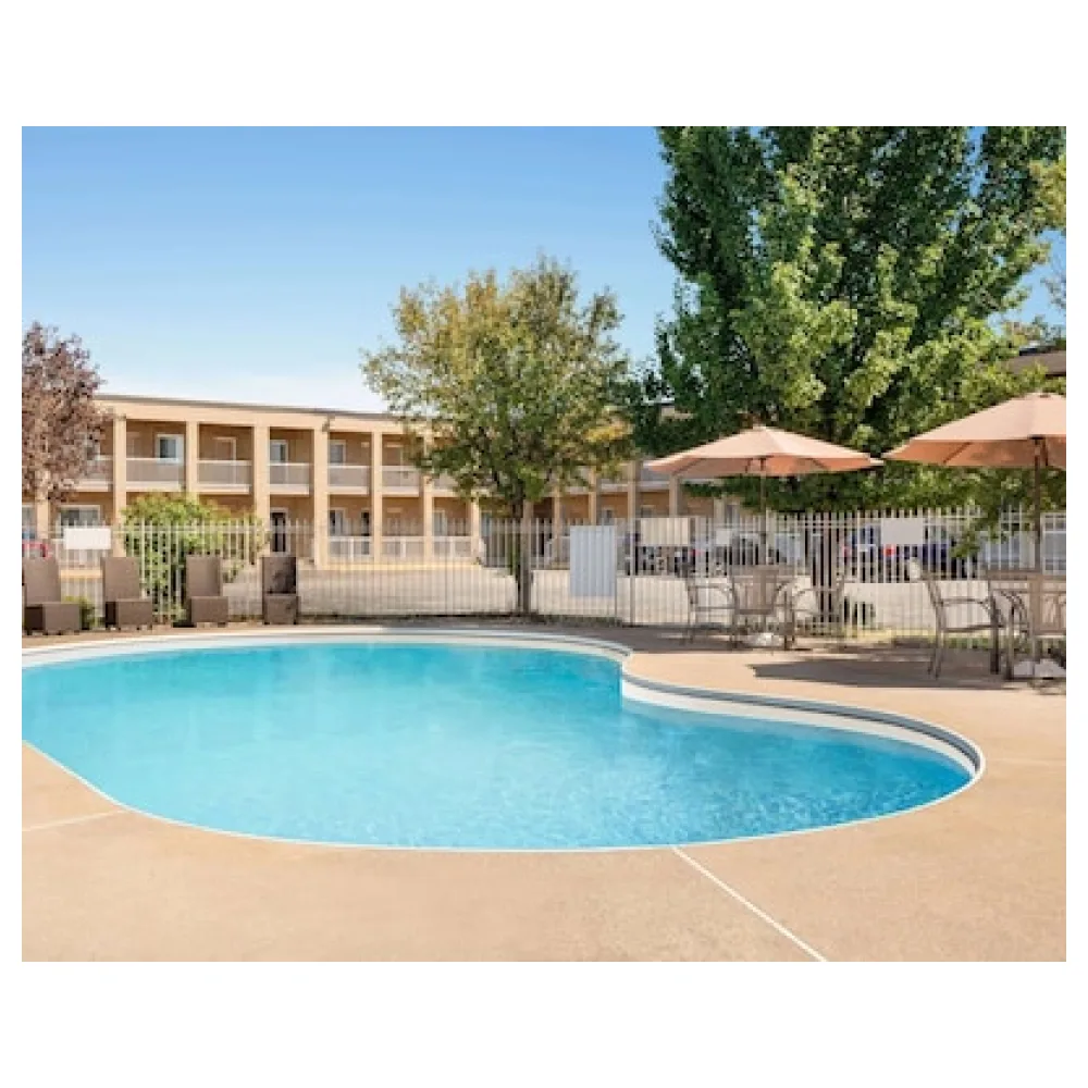 Super 8 by Wyndham Windsor/Dougall