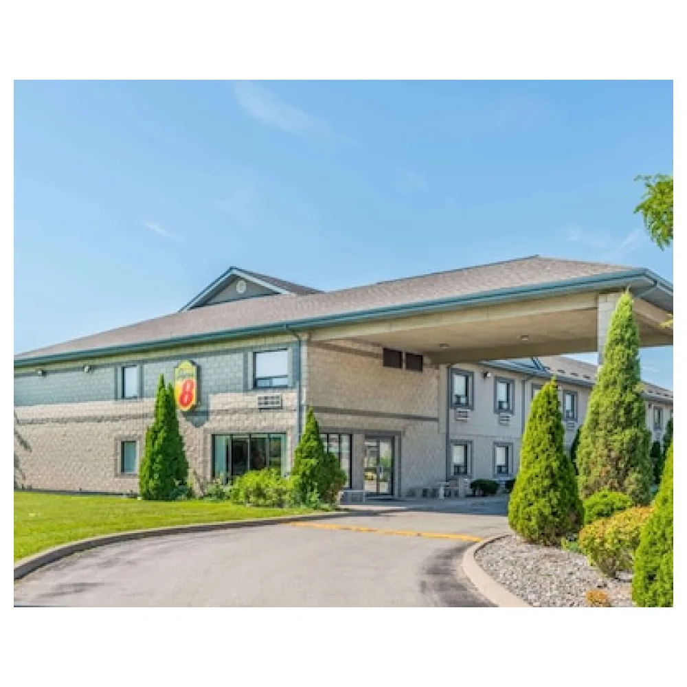 Super 8 by Wyndham Ambassador Bridge Windsor ON