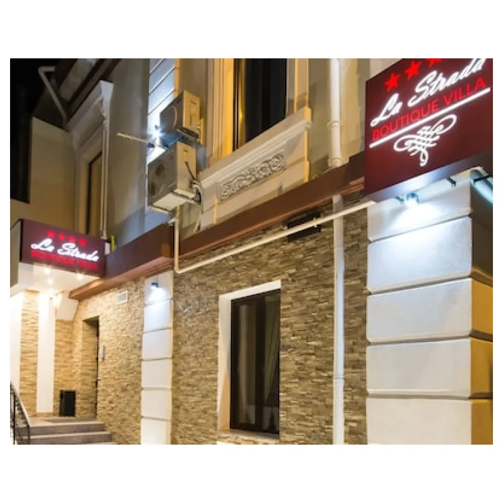 La Strada Boutique Villa