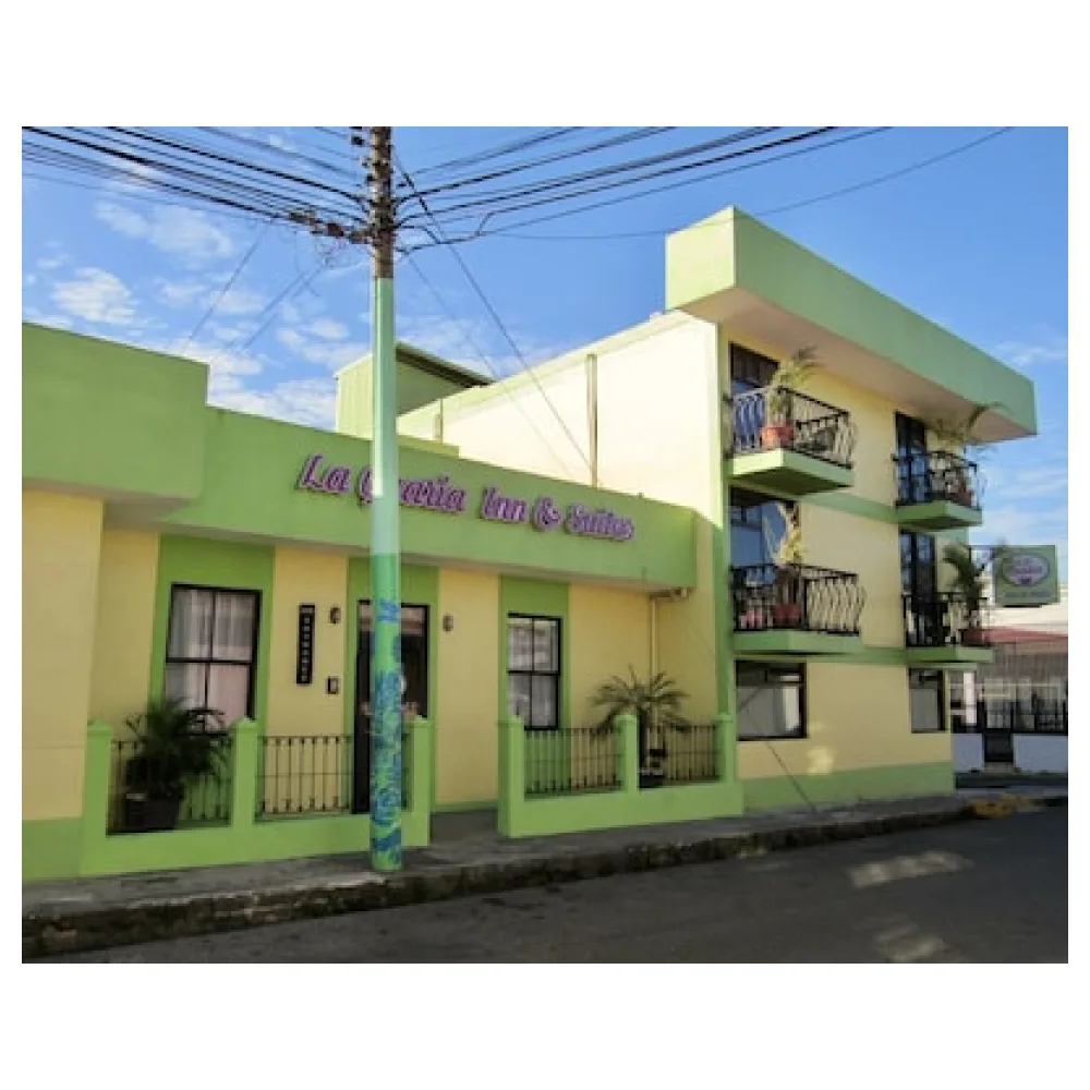 Hotel La Guaria Inn & Suites
