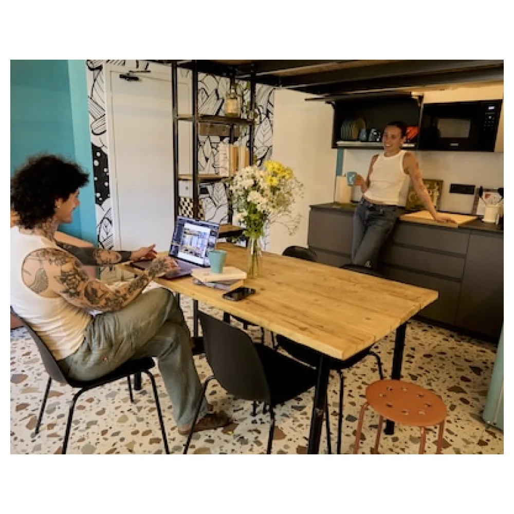 Madama Hostel & Bistrot