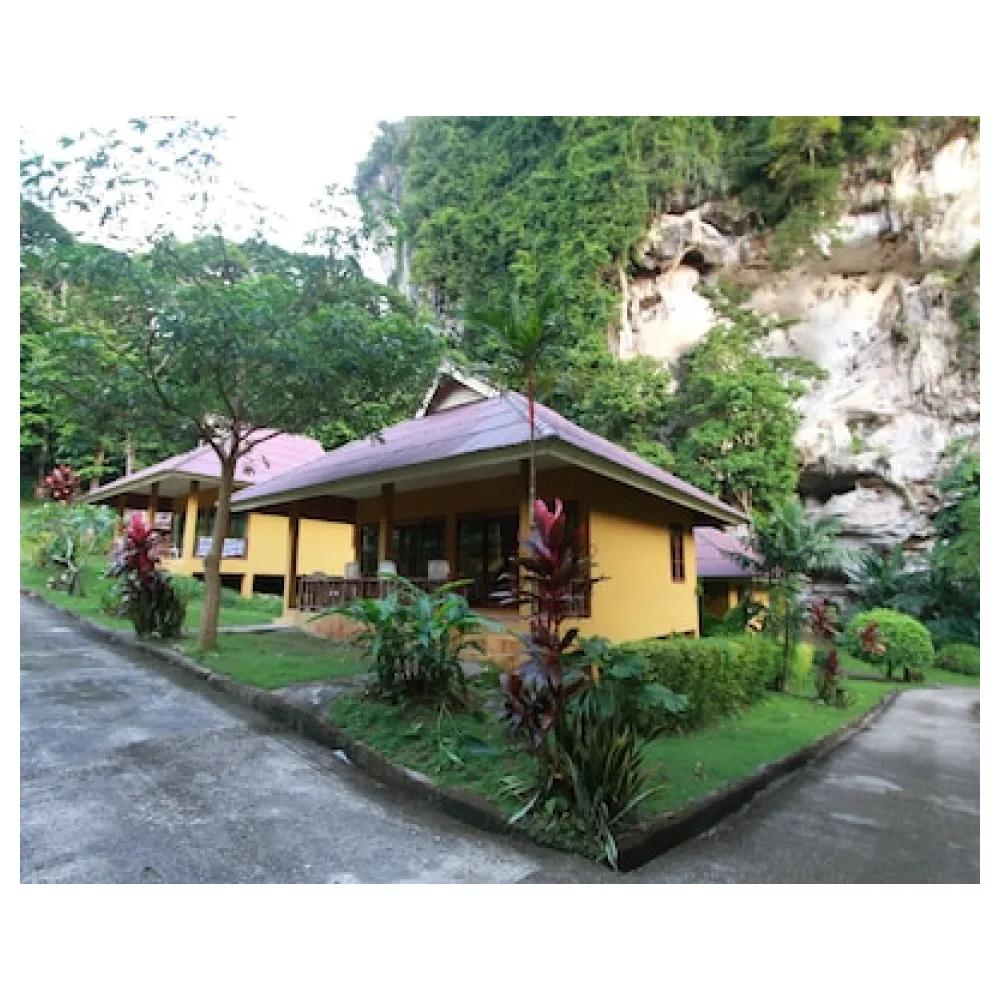 Tonsai Bay Resort