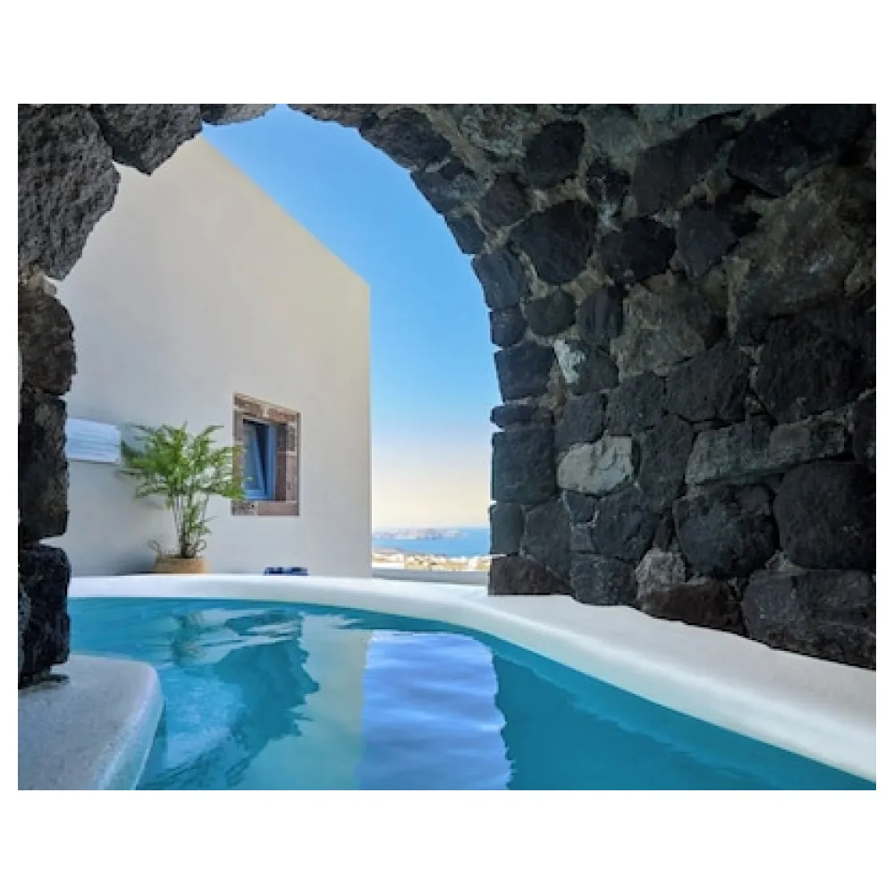 Luna Santorini Suites