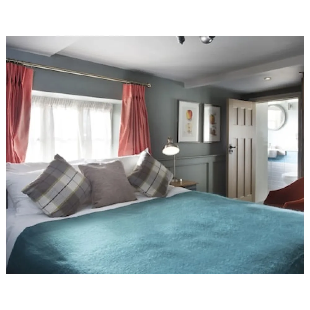 The Ostrich Inn