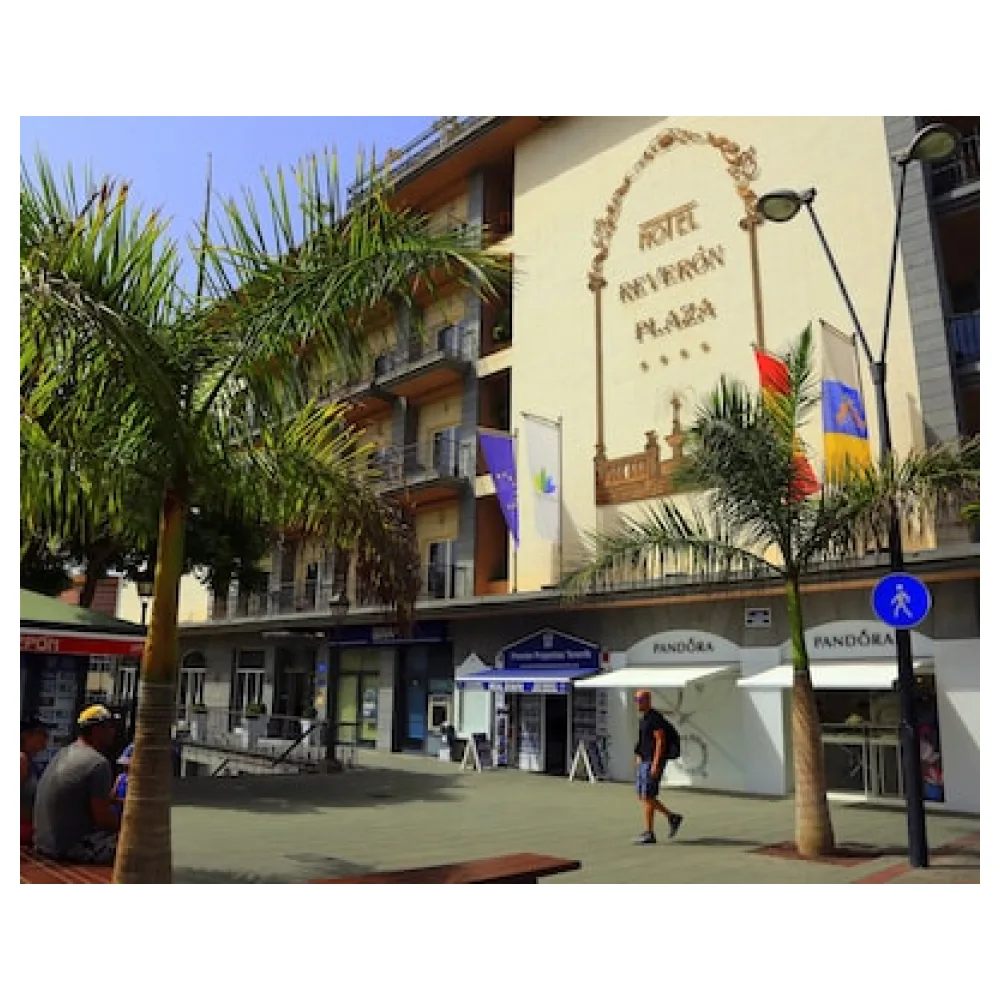 Hotel Reveron Plaza