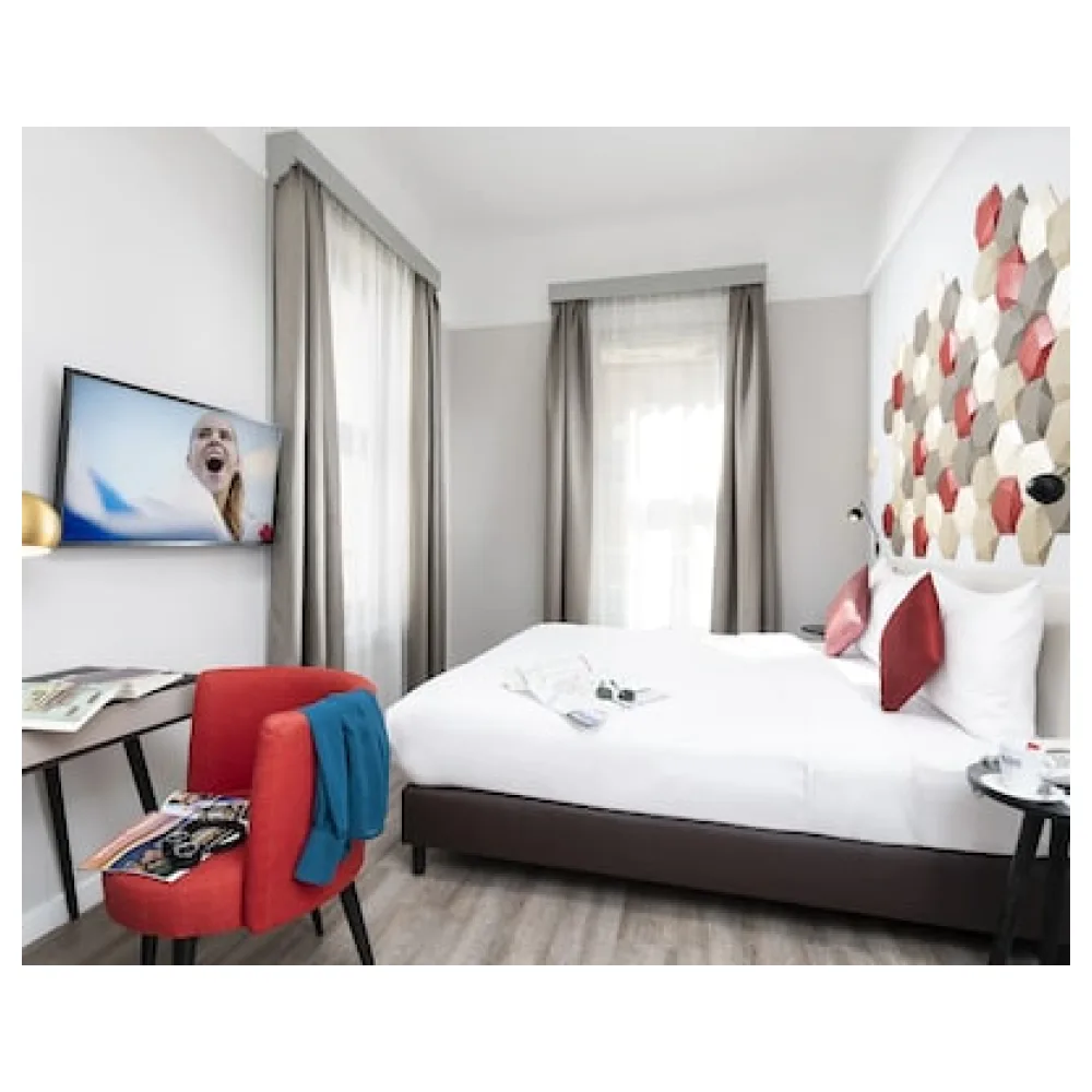 Three Corners Hotel Art