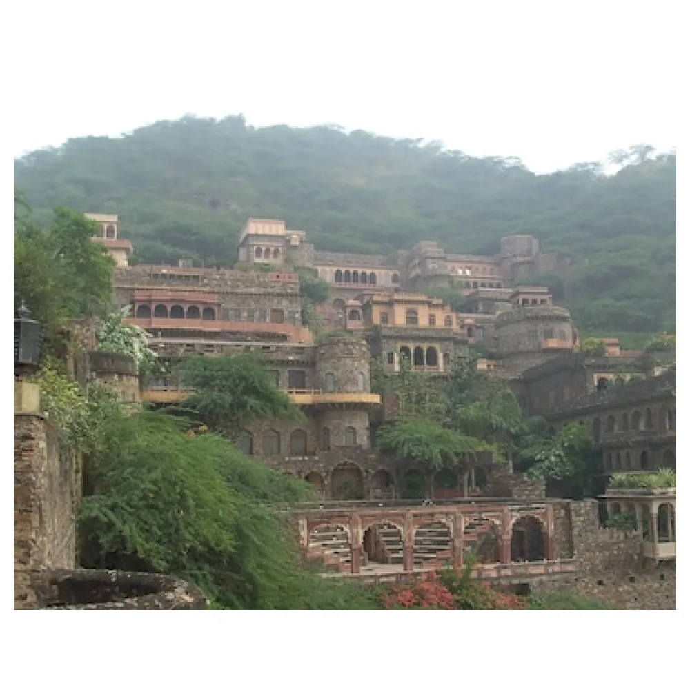 Neemrana Fort-Palace