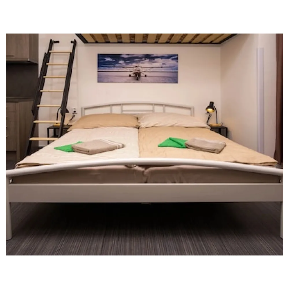 Flying Bed Apartment close to Castle