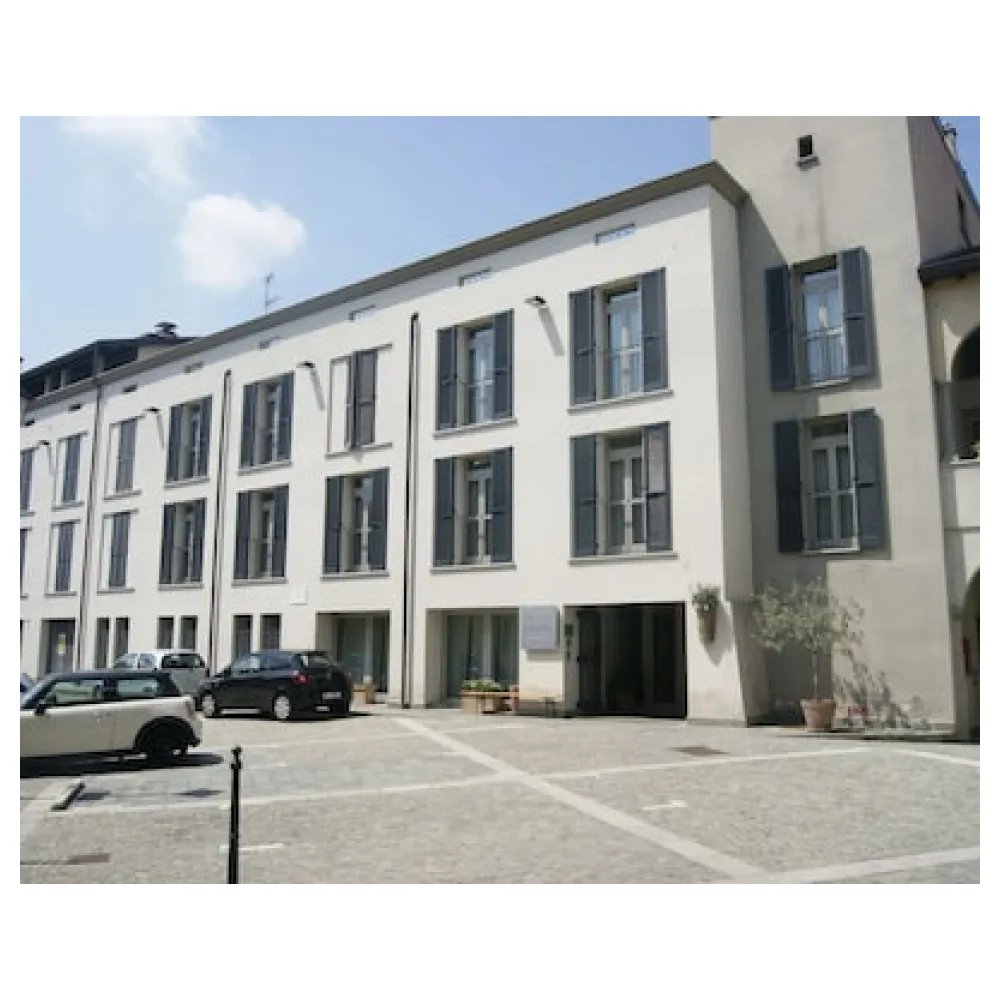 Parini Hotel