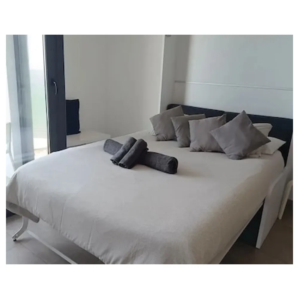 E1 High Floor Spacious Studios