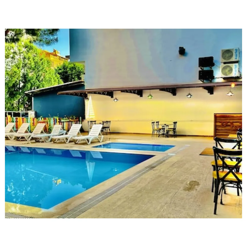 GRAND Lavin Hotel