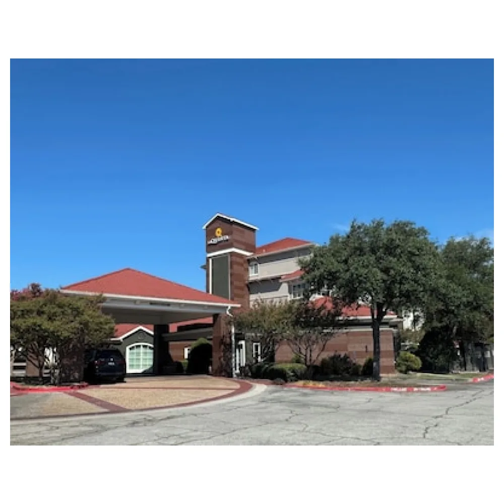 La Quinta Inn & Suites by Wyndham Dallas Arlington South