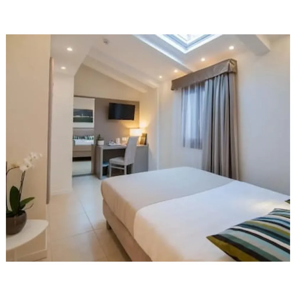 Leone Hotel