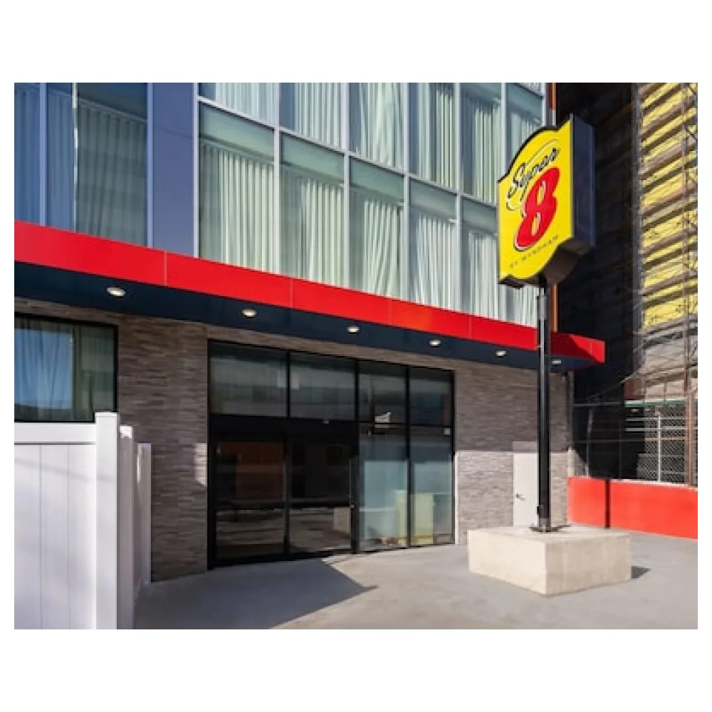 Super 8 by Wyndham Bronx Near Stadium