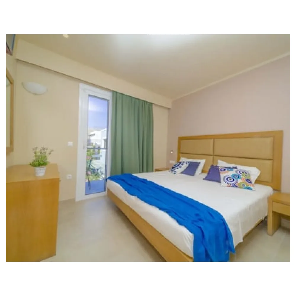 Amaryllis Front Beach Hotel