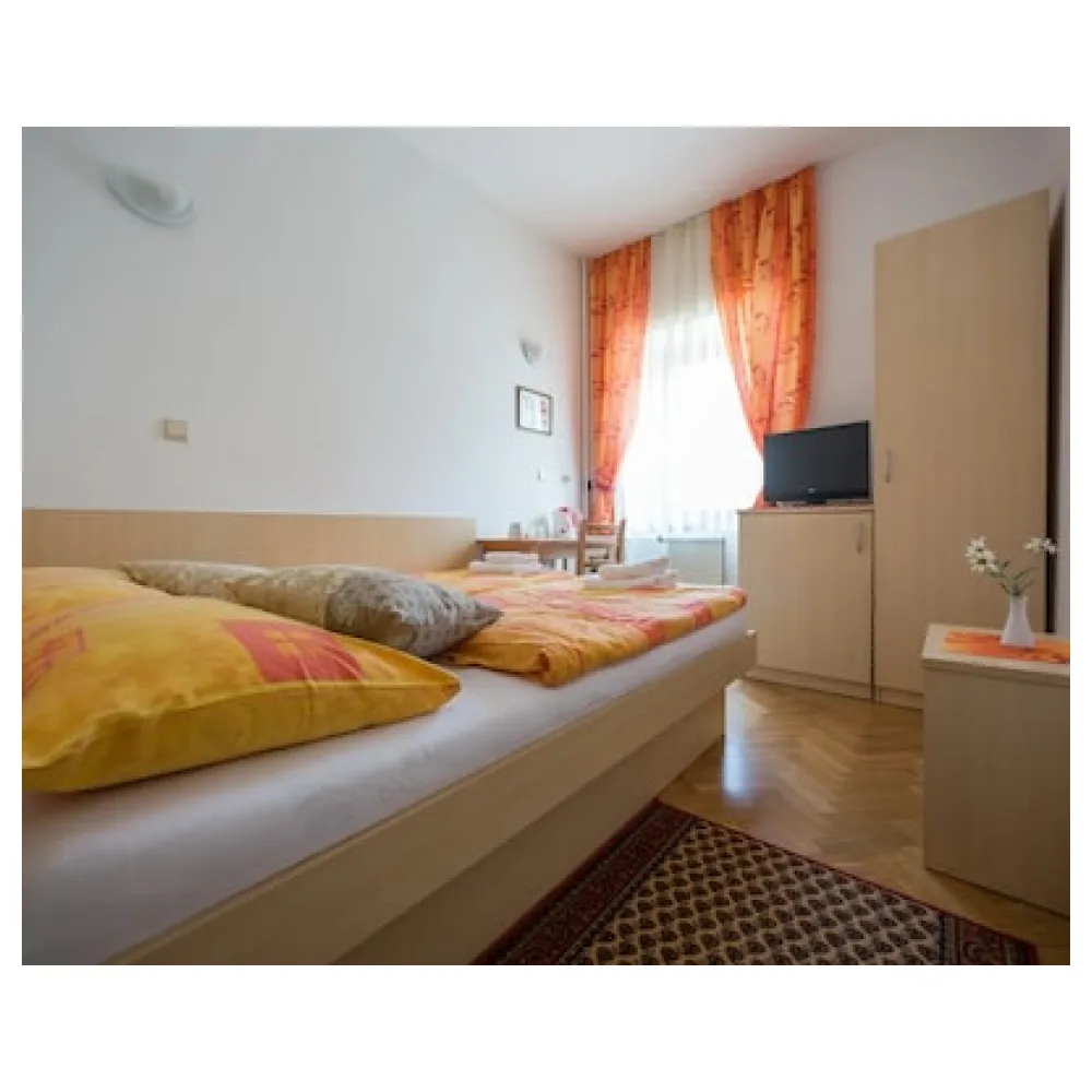 Berghi Hotel and Apartments
