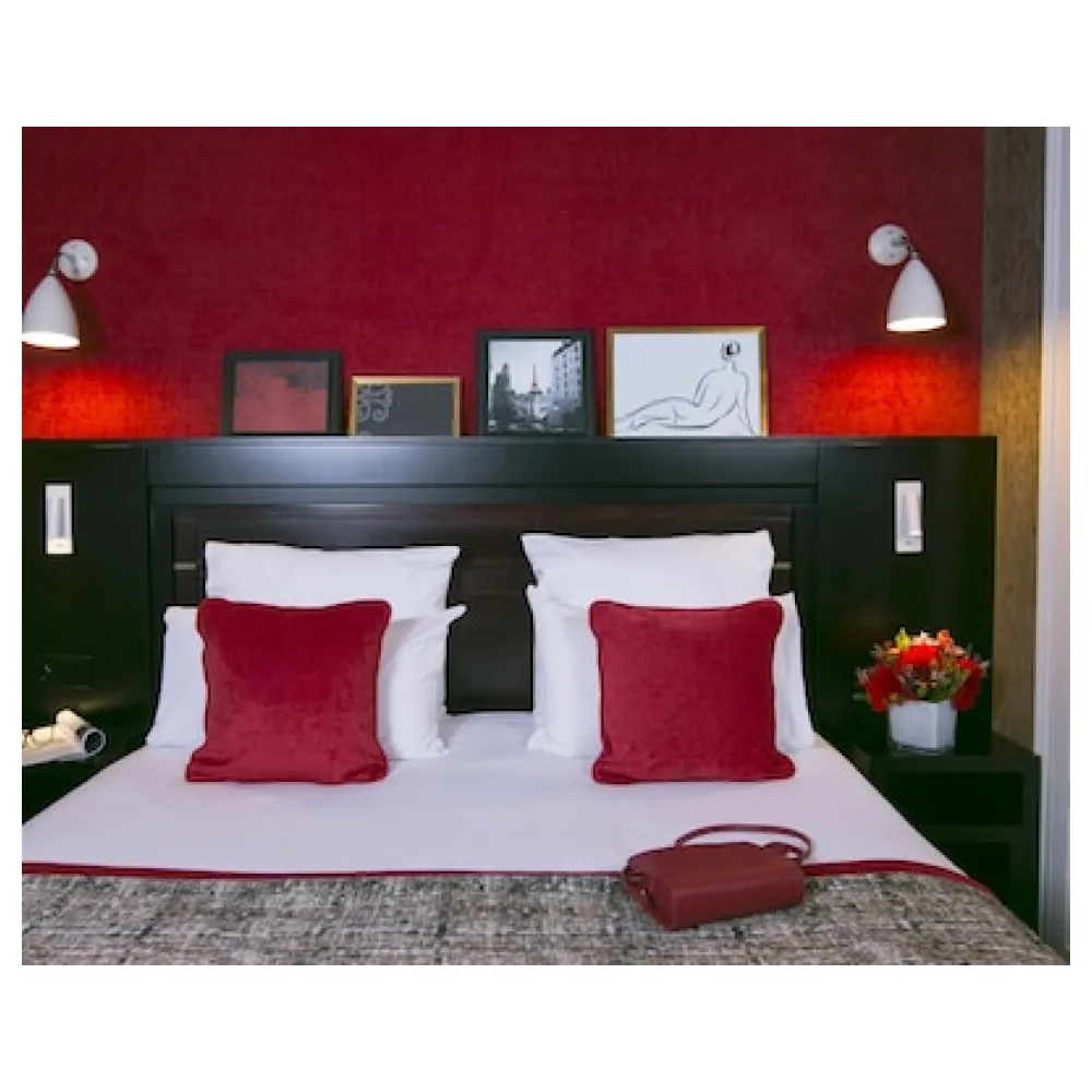 Hotel de Neuville Arc de Triomphe