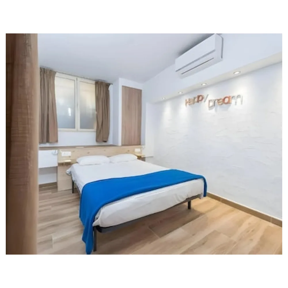 Singular Hostel