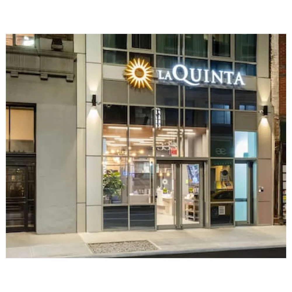 La Quinta Inn & Suites by Wyndham Times Square South